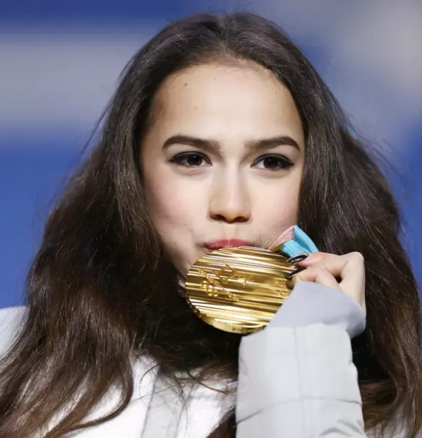 瓦伦西亚迎社区盾关键赛，转会期绝杀压哨，更衣室稳定，临场指挥获称赞 -尊龙凯时