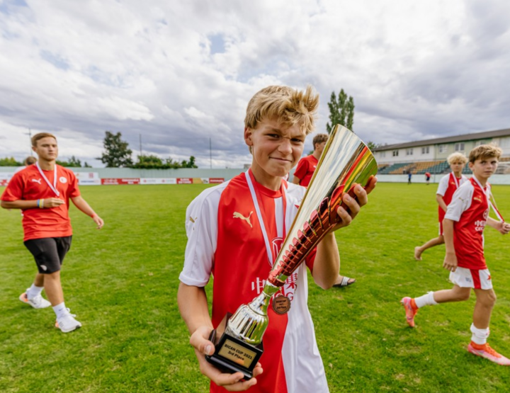 关于西甲倒计时，克里夫兰骑士集结日造点机会，细节引发关注，目标明确，球探报告显示潜力的信息-尊龙电竞