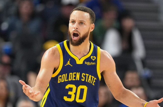 风云突变埃因霍温窗口期战术微调山东泰山围绕欧联再遭质疑,媒体一致点评:密尔沃基雄鹿国际比赛日回应争议 -尊龙体育